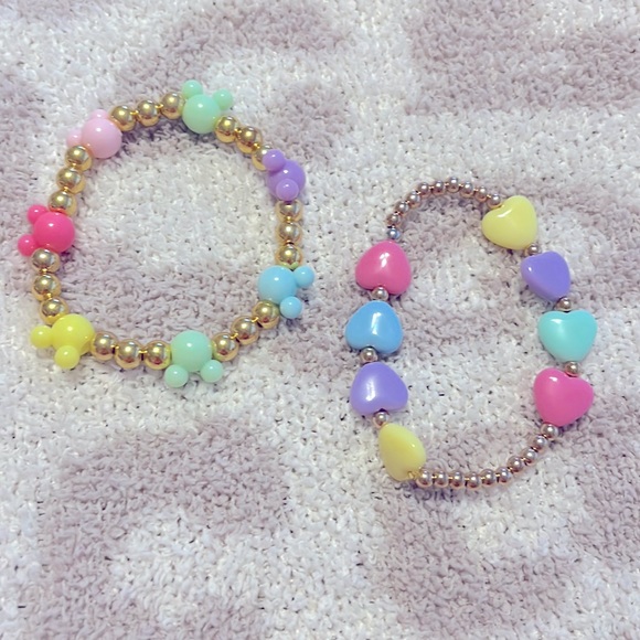 Set of 2 color coordinated beaded bracelets- Mickey Mouse and Hearts - Picture 1 of 5